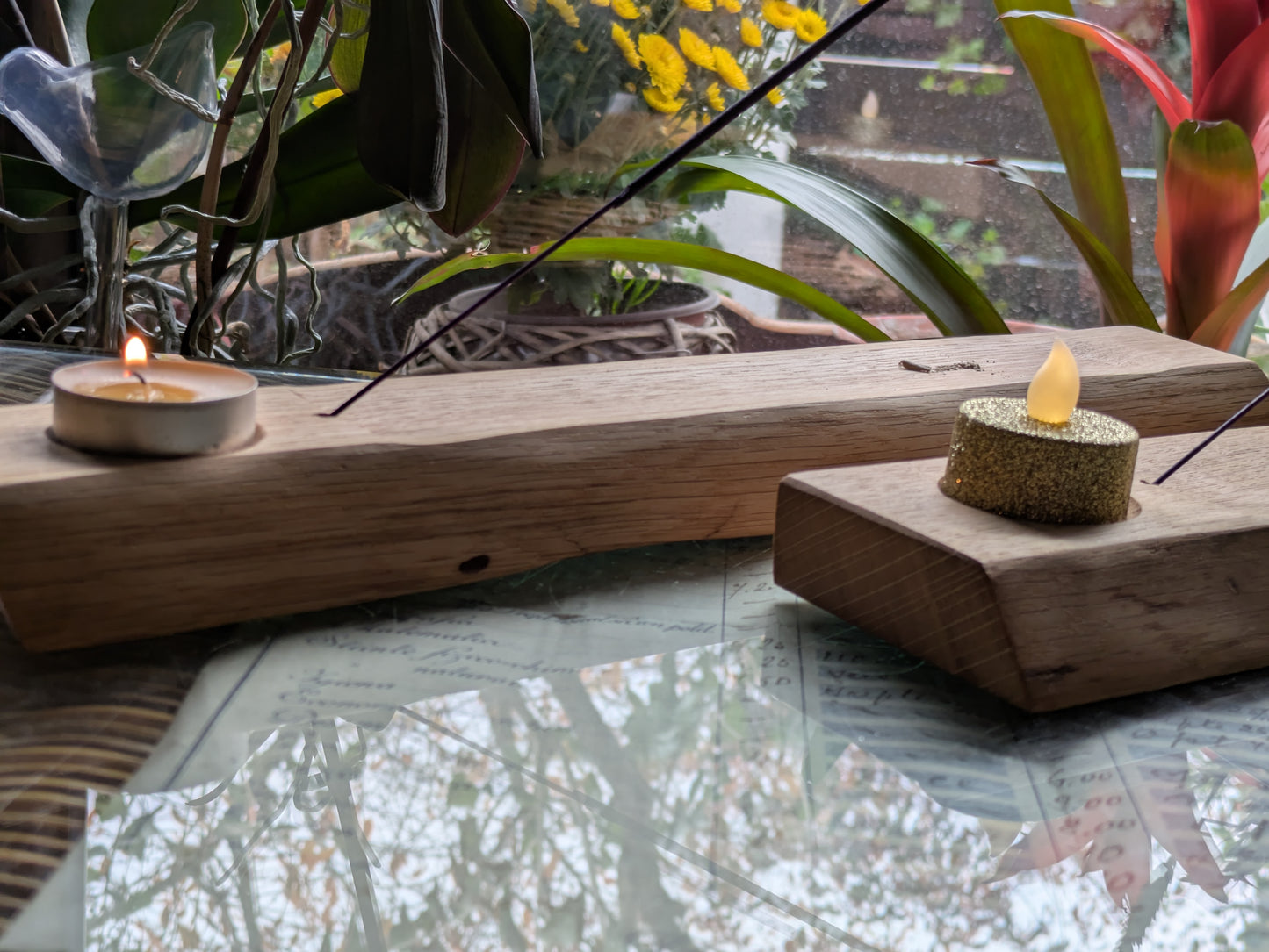 Suport lumânare și bețișor parfumat