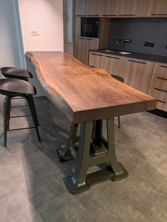 Blat din nuc masiv cu picior de tun istoric Chatellerault – piesa unicat